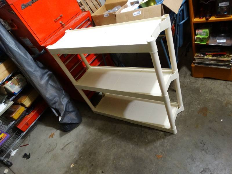 lot 2049 image: 3 Tier Plastic Shelving
