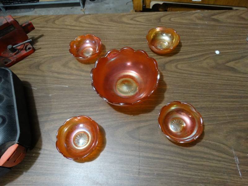 lot 2050 image: Set of 5 orange Rainbow Glass bowls