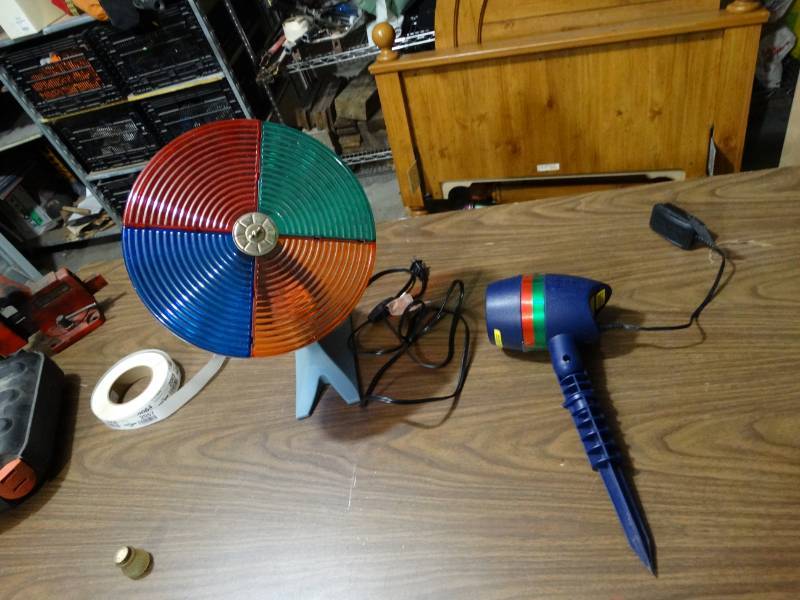 lot 2056 image: Outdoor Yard Light displays