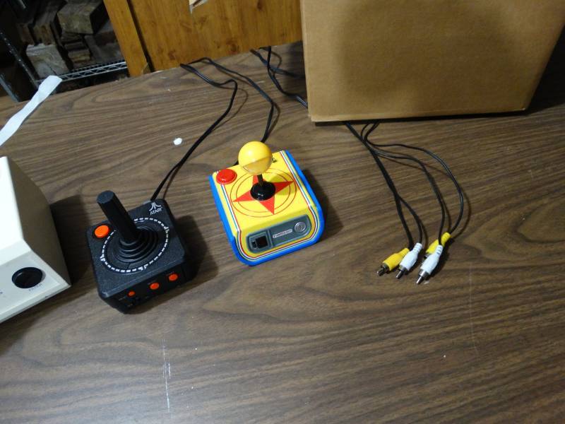 lot 2063 image: Atari And namco Plug N Play Games