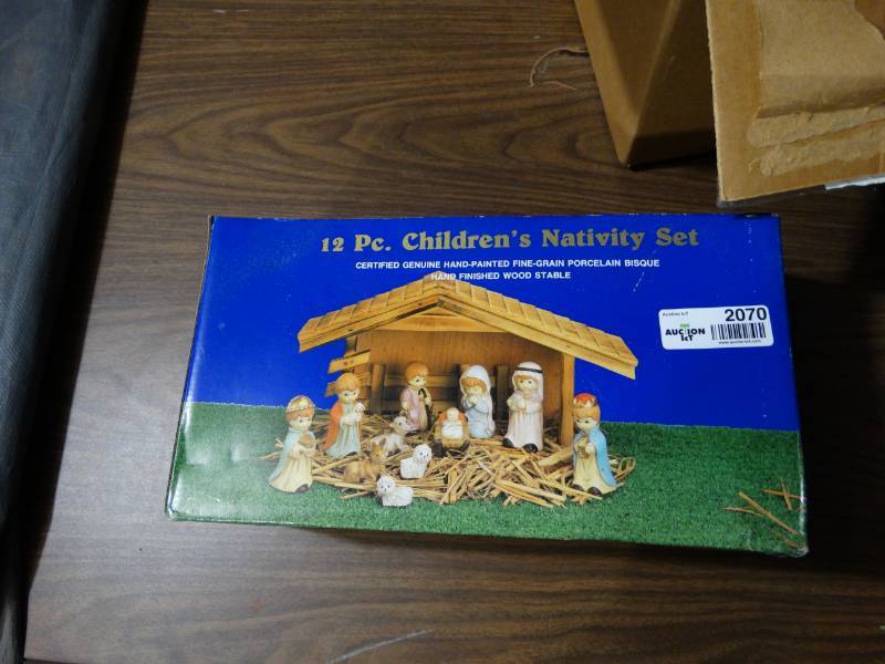 lot 2070 image: Childrens Nativity Set