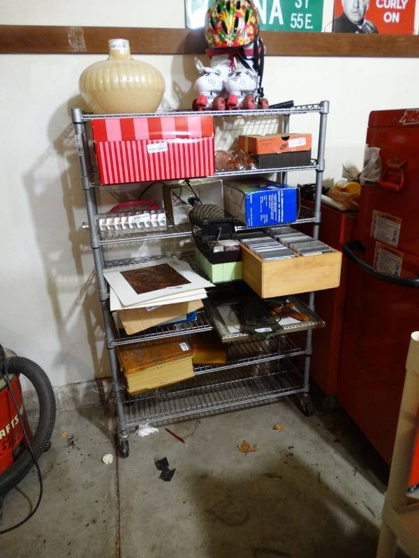 lot 2077 image: Metal Storage Rack on Wheels