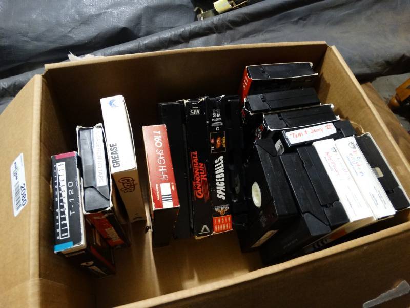 lot 2080 image: Lot of VHS Tapes