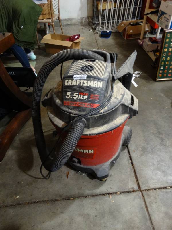 lot 2082 image: Craftsman 16 gallon Shop vac