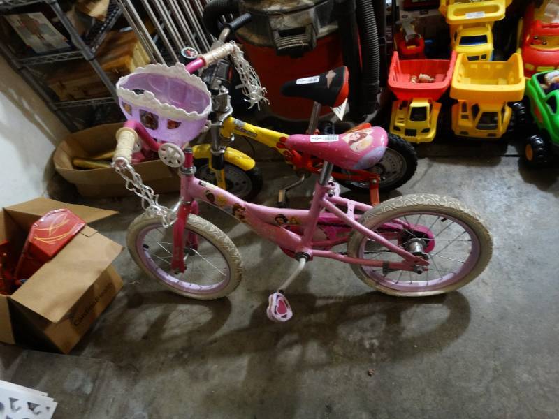 lot 2085 image: Disney Princess bicycle