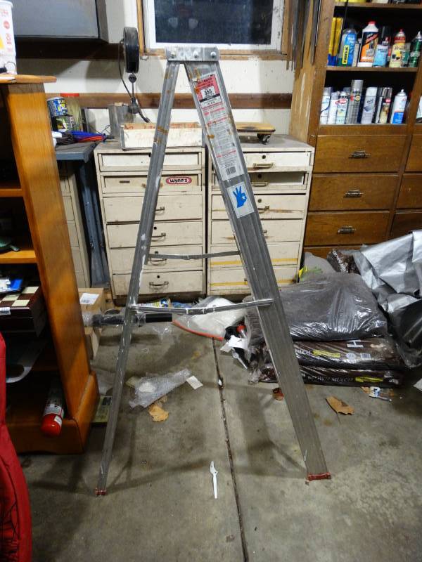 lot 2092 image: Werner 5 Ft Ladder