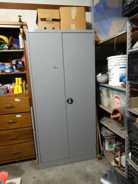 lot 2135 image: Metal Storage Cabinet w Lock and Key---Contents not included