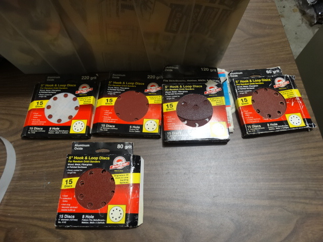 lot 2132 image: Lot of Assorted Grit 5 Hook and Loop Discs