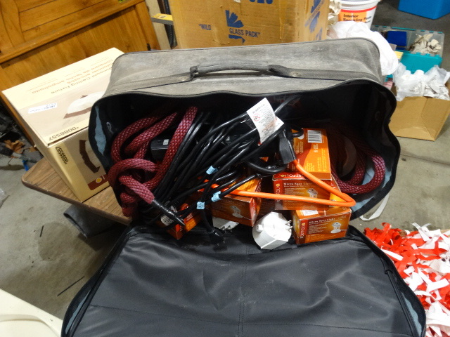lot 2154 image: Bag of Micro Spot Lights and extension cords