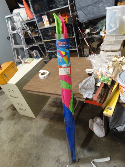lot 2155 image: Delta Skyscraper Kite