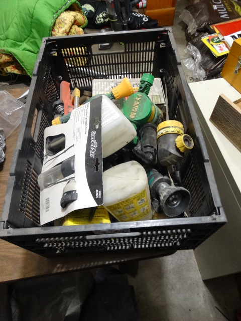 lot 2164 image: Fertilizer garden hose attachments, miracle grow plant food and misc hardware