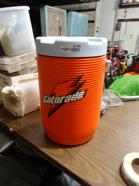 lot 2166 image: Gatorade beverage cooler