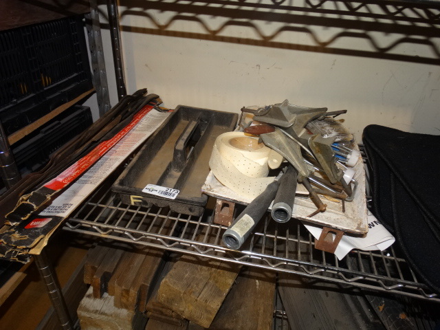 lot 2173 image: Painting tools and lawnmower blades
