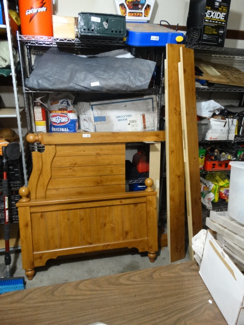 lot 2177 image: Wood Twin Bed Frame  In Good Condition