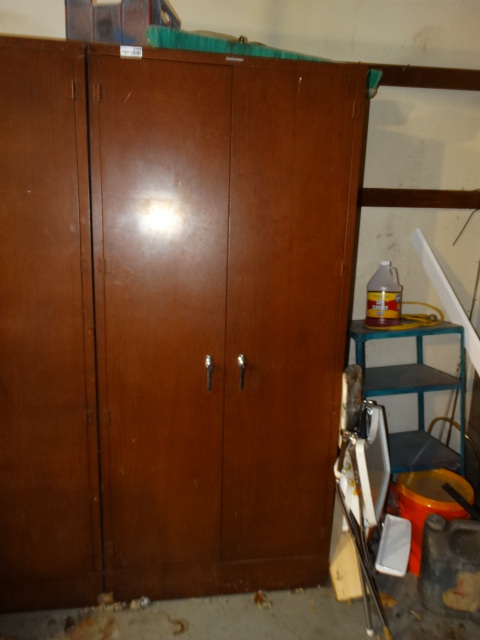 lot 2184 image: Statesman Upright Metal Cabinet