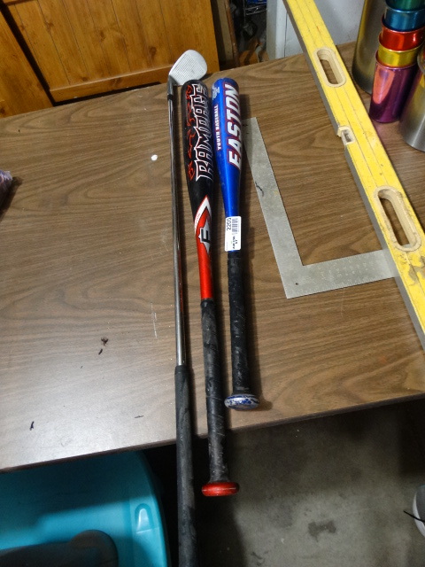 lot 2205 image: two youth baseball bats and golf club