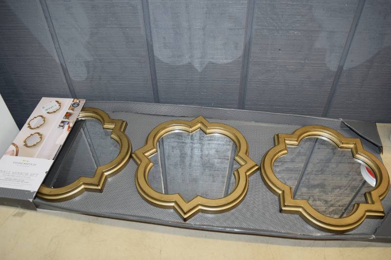 Threshold 3 Piece Wall Mirror Set Belton All Star Merchandise And Goods Sale Equip Bid