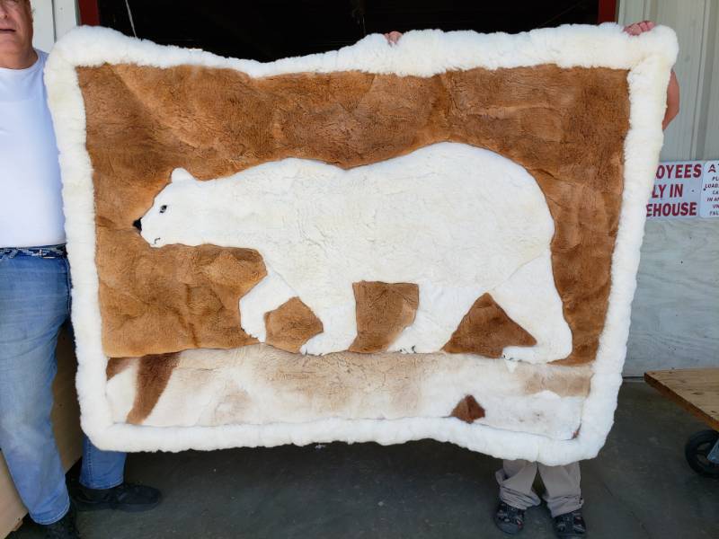 lot 7514 image: Beautifully Sewn Bear Rug with Silk Lining