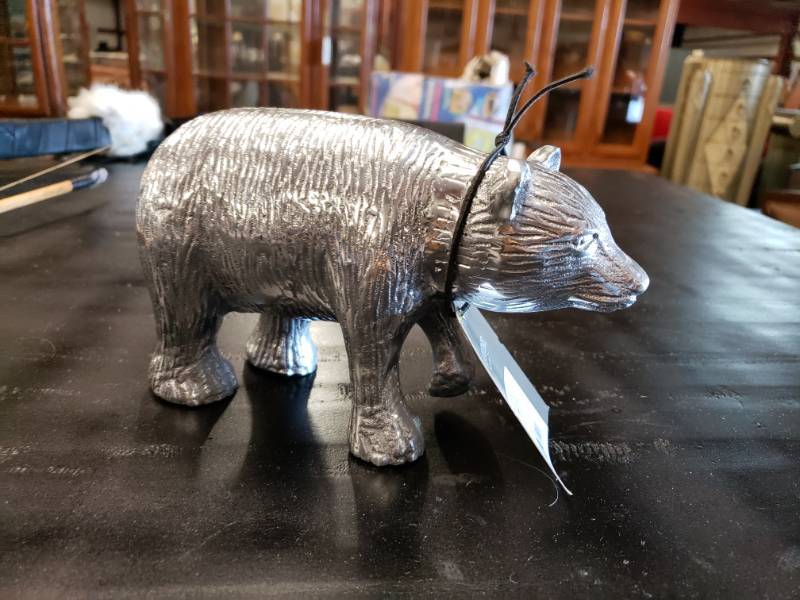 lot 7522 image: Decorative Metal Bear Figurine