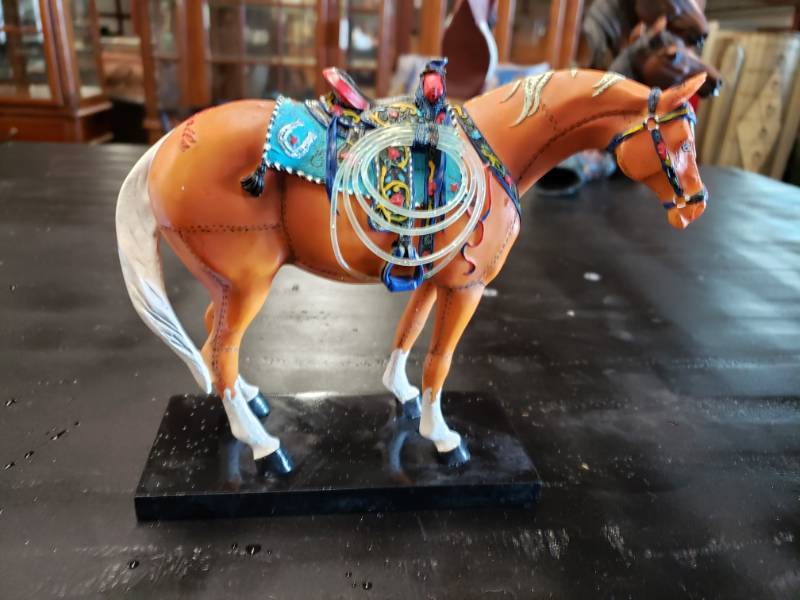 lot 7530 image: Happy Trails Item 1473