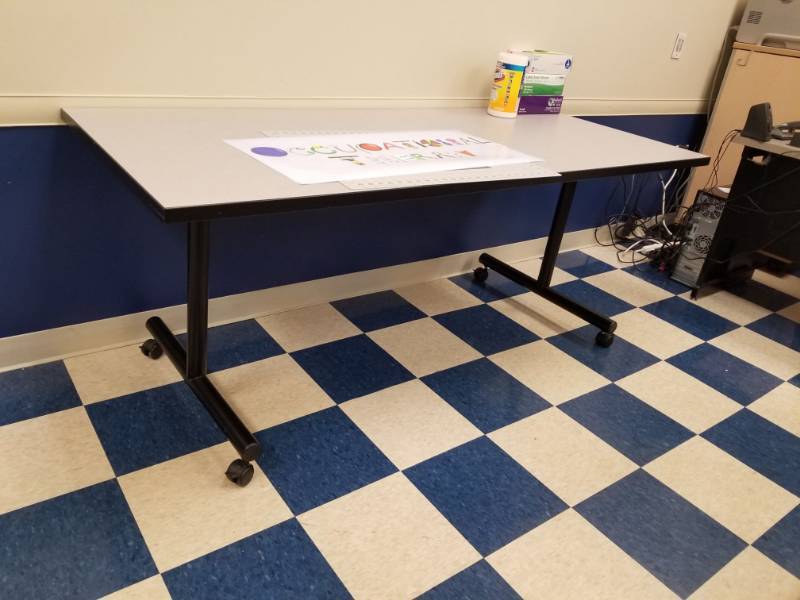 lot 3662 image: 6Ft Rolling Computer Table
