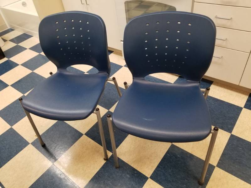 lot 3663 image: (2) Blue Plastic Office Chairs