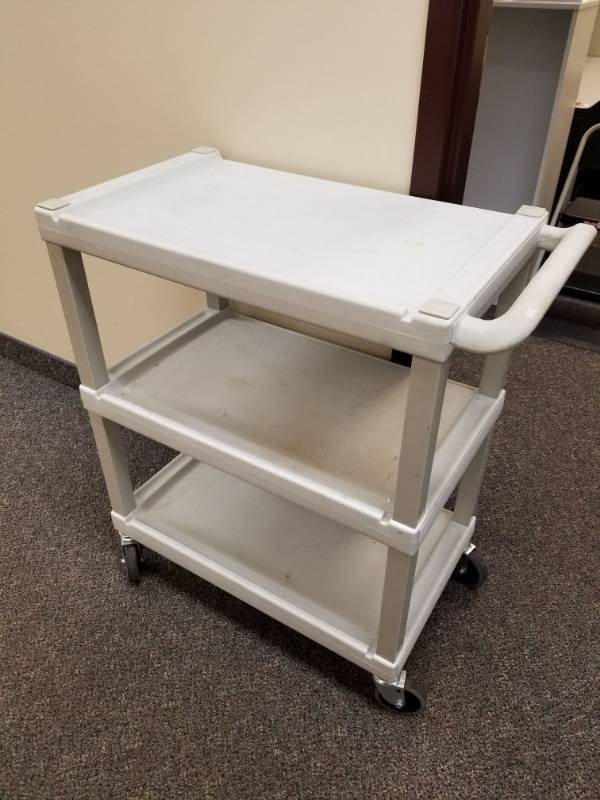 lot 3689 image: Rolling Plastic Cart