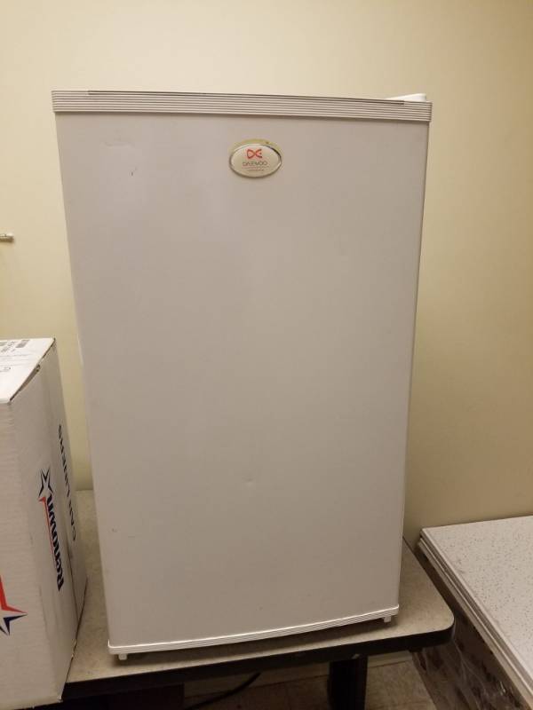 lot 3708 image: Daewood Mini Fridge