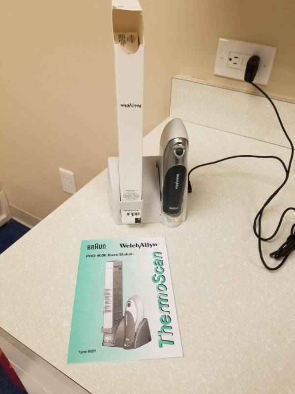 lot 3726 image: ThermoScan Pro 4000 Base Station