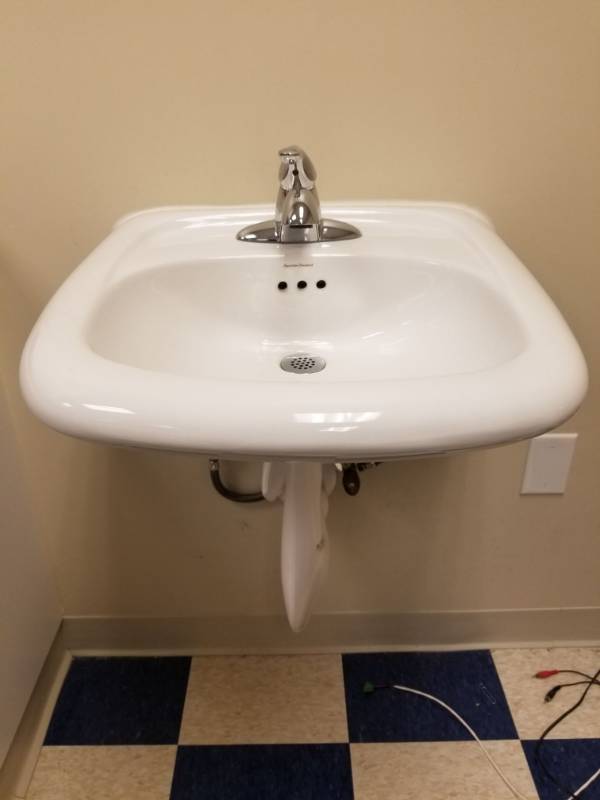 lot 3741 image: American Standard Wall Sink