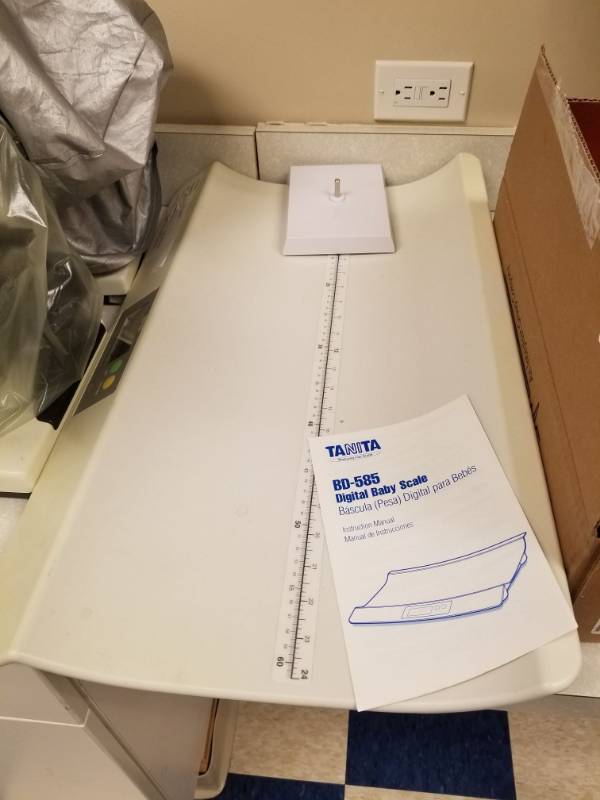lot 3747 image: Tanita Digital Baby Scale BD-585