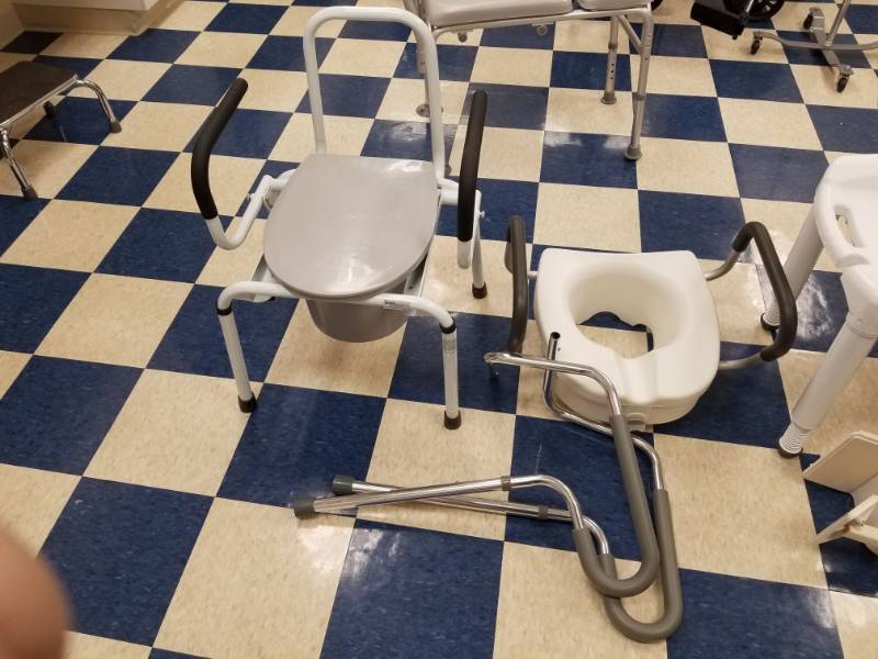 lot 3762 image: Portable Toilets With Rails