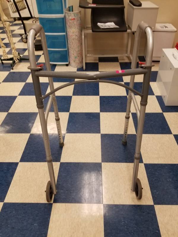 lot 3764 image: Foldable Rolling Walker