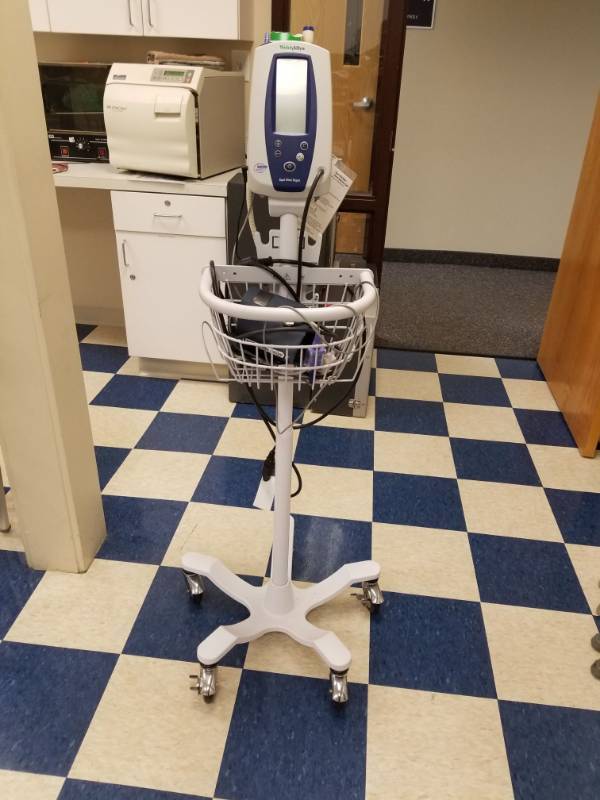 lot 3771 image: WelchAllyn OxiMax Spot Vital Signs Machine