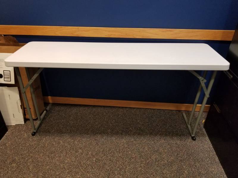 lot 3640 image: 5ft x 18in Folding Table