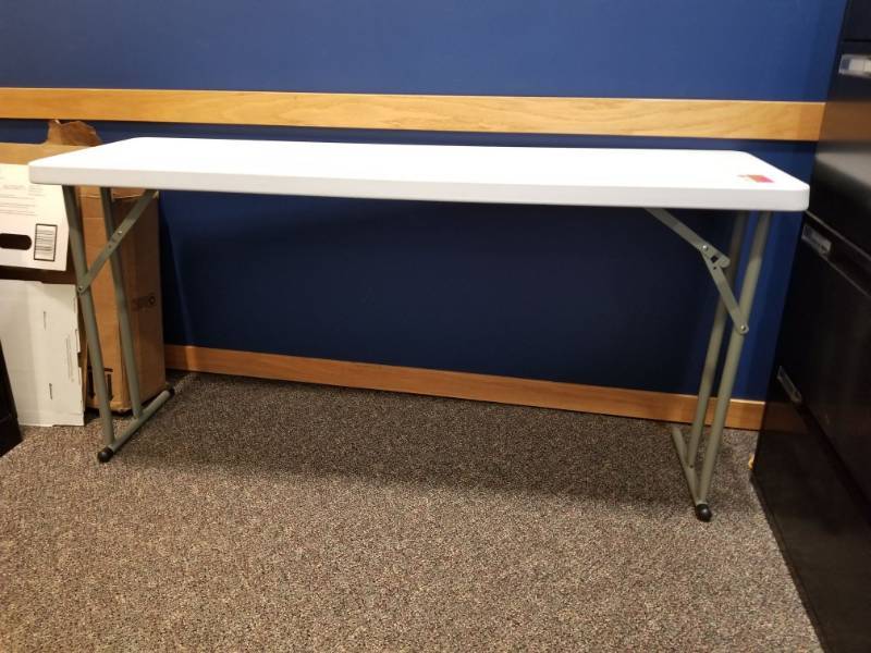 lot 3641 image: 6ft Slim Folding Table