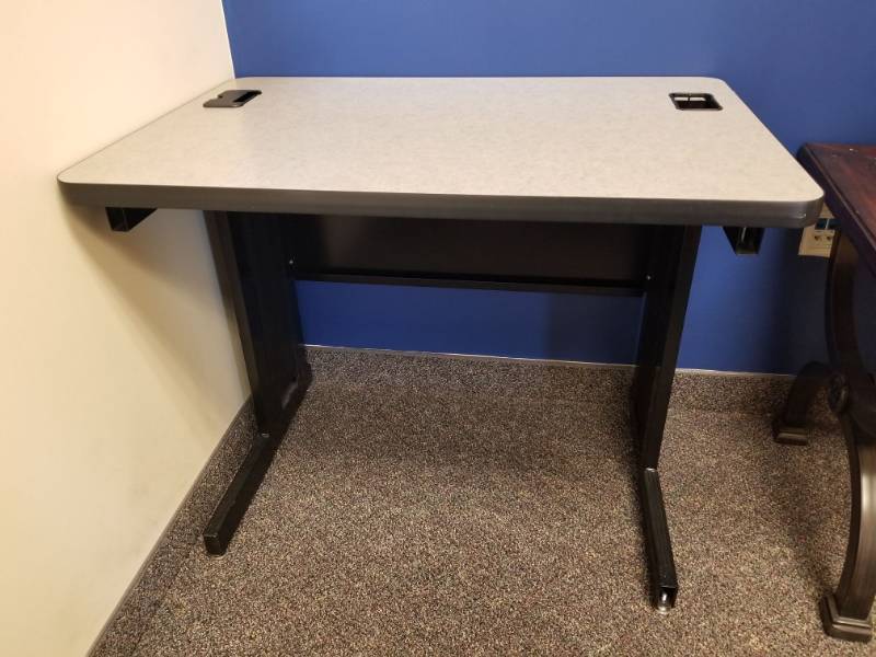 lot 3650 image: Small Computer Desk