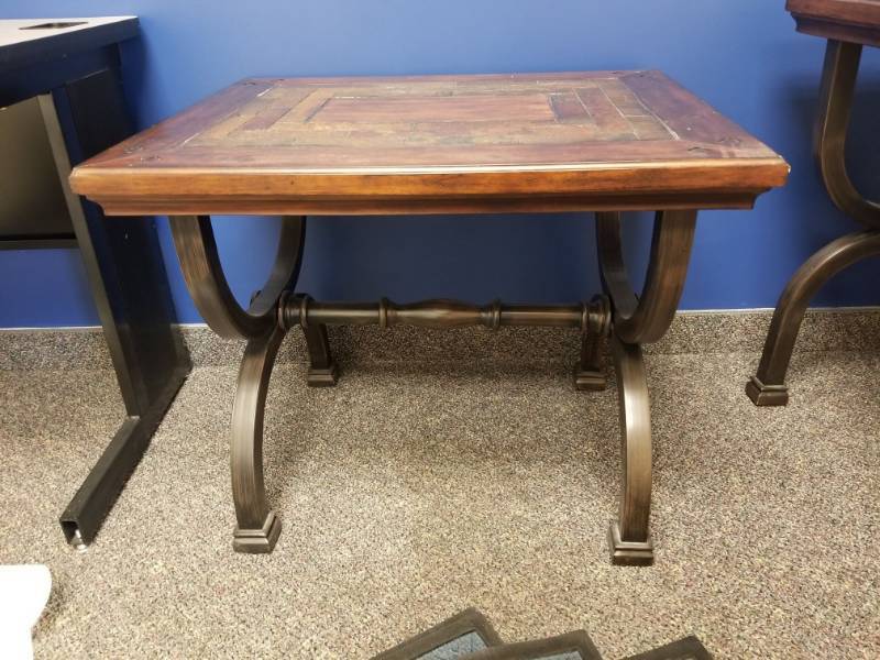 lot 3654 image: Wood End Table