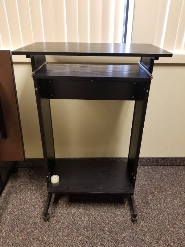 lot 3521 image: Rolling Computer Cart