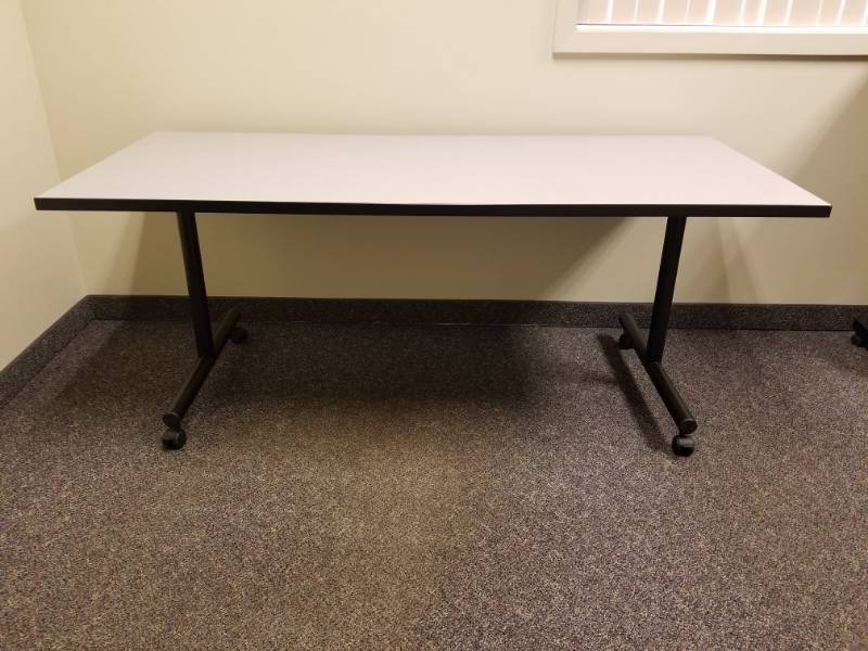 lot 3523 image: Rolling Computer Table