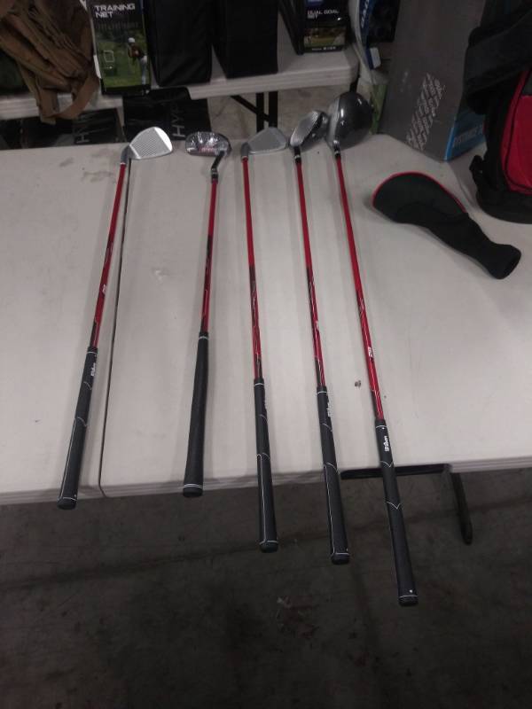 lot 1365 image: Wilson Junior Golf Club Set. Right Handed.