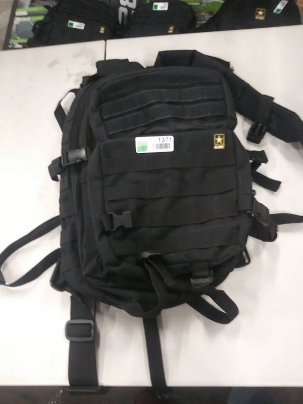 lot 1371 image: U.S. Army Backpack