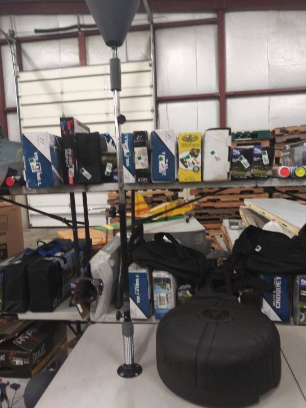 lot 1375 image: Everlast Hyper Flex Striking Bag.
