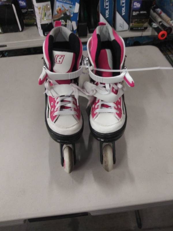 lot 1384 image: Chicago Skates