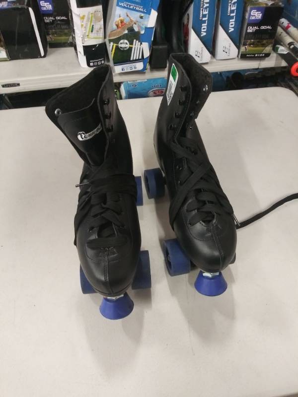lot 1385 image: Chicago Skates