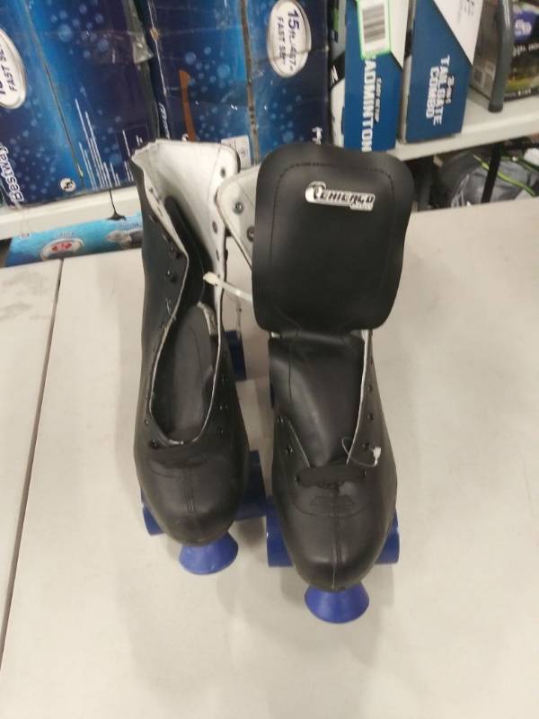 lot 1392 image: Chicago Skates