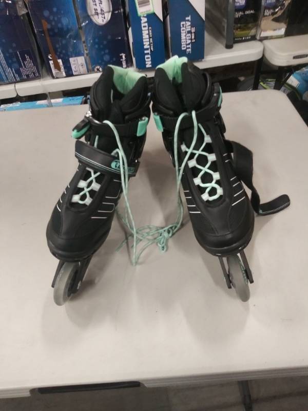 lot 1394 image: Chicago Skates