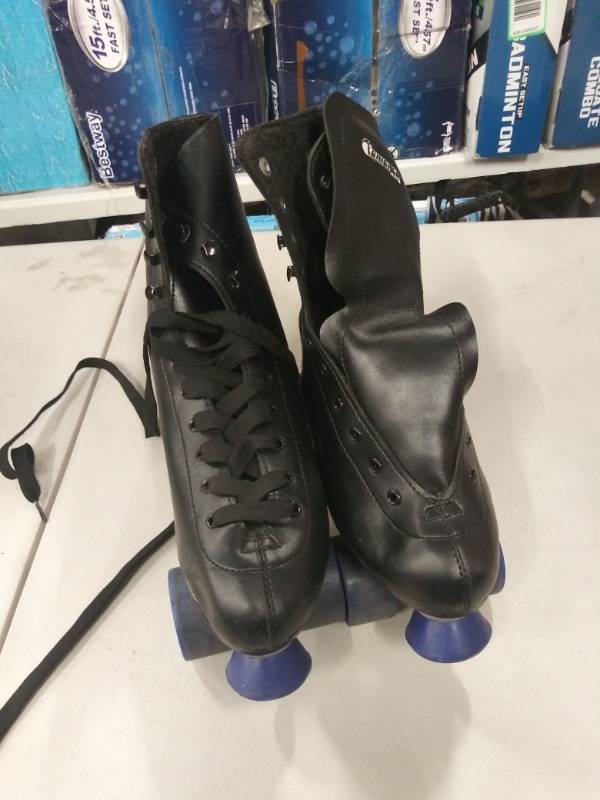 lot 1397 image: Chicago Skates