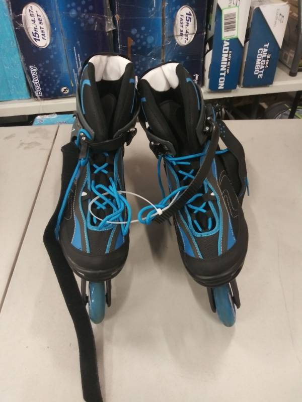lot 1402 image: Chicago Skates.