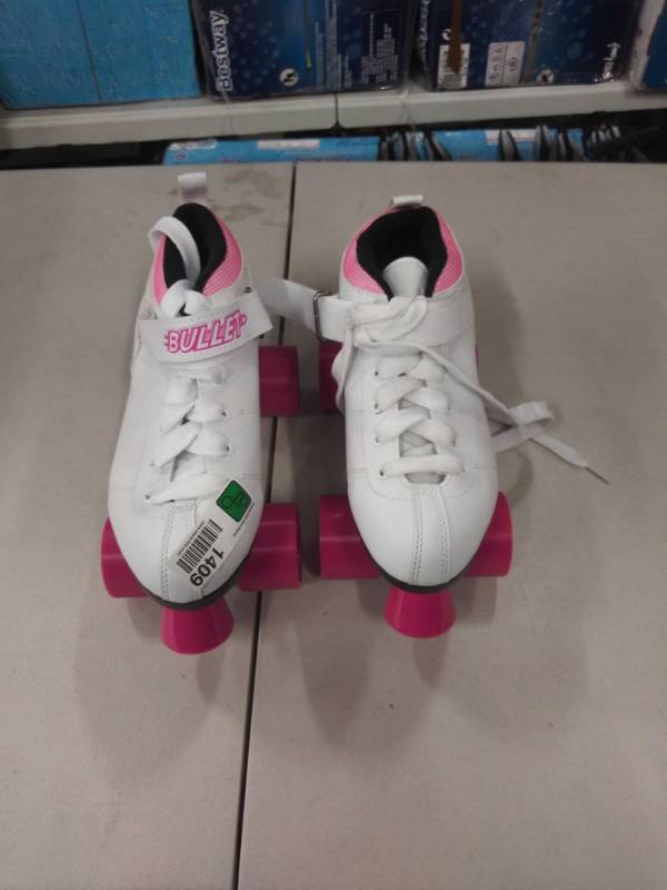 lot 1409 image: Bullet Skates.